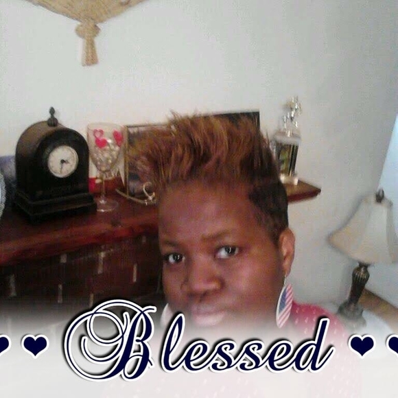 Meet your Posher, Deborah - Picture 1 of 1